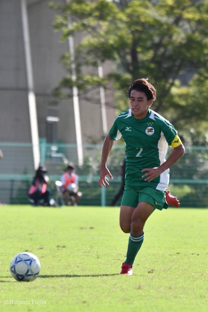 大阪体育大学学友会サッカー部 大阪体育大学サッカー部 年 主将 頼れる熱き闘将 2 有働 周平 4年 広島皆実高校