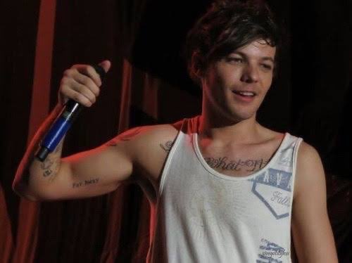 louis tomlinson’s secretive biceps; a thread you didn’t know you needed