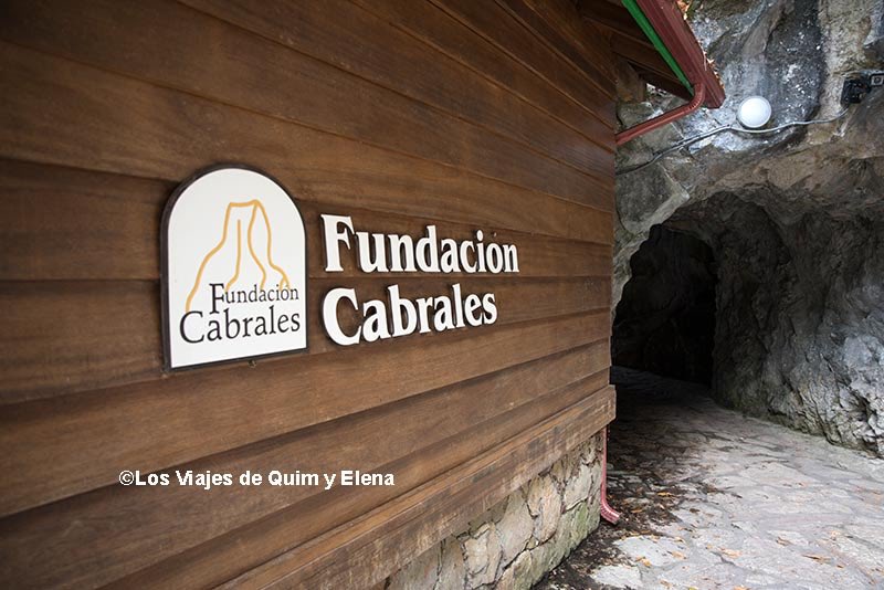viajesquimelena's tweet image. ¡Nuevo post! ¿Te gusta el queso? Visitamos la Cueva del Queso de Cabrales en #Asturias y pudimos conocer su historia y como se elabora. 🧀 bit.ly/3c1utbu
