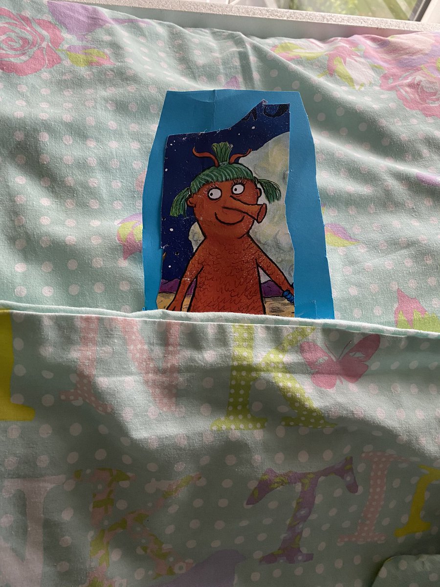 cK_Kirkland's tweet photo. @EllmoreMr Janet has visited Lottieβs bedroom and sneaked into her bed for a nap π΄ @GreenwaysPri #LIHTlearningchallenge https://t.co/wxTl75V45B