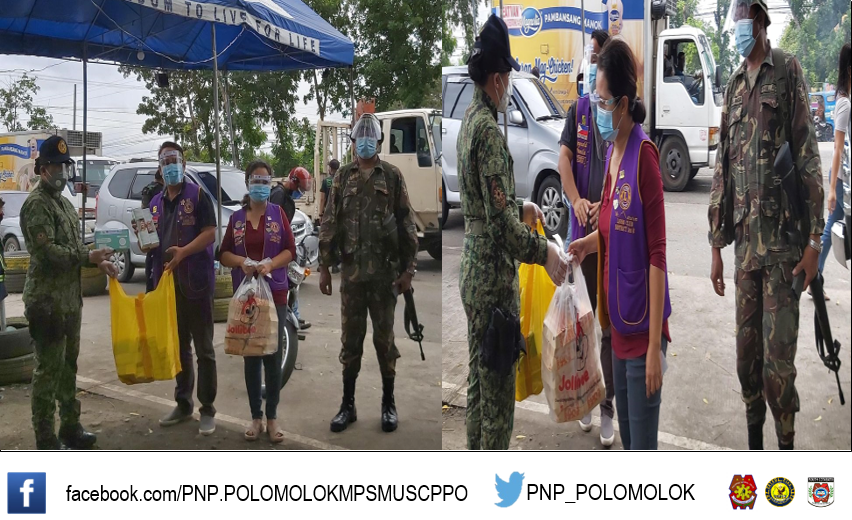 PNP_POLOMOLOK's tweet photo. Thank you Mt Matutum Lion's Club, GSC with president Mr. Reynold Panila who gave Jollibee food packs, faceshield,face mask and alcohol to the frontliners at Glamang, SC boarder checkpoint.@PNP_CPSM @SouthCotabato 
#PNPPATROLPlan2030
#INSTITUTIONALIZED
#TeamPNP
#WeServeAndProtect https://t.co/rVCf5zZpcL