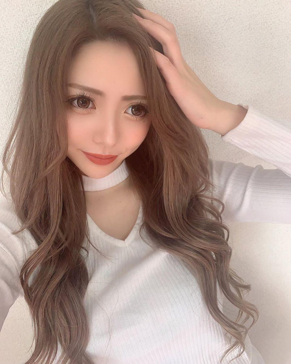 やっぱり夜寝る時はナイトブラを着けた方が良いのかな！？ いまだにどちらか分からない…🤔 #カフェ#カフェ#日本  🐭