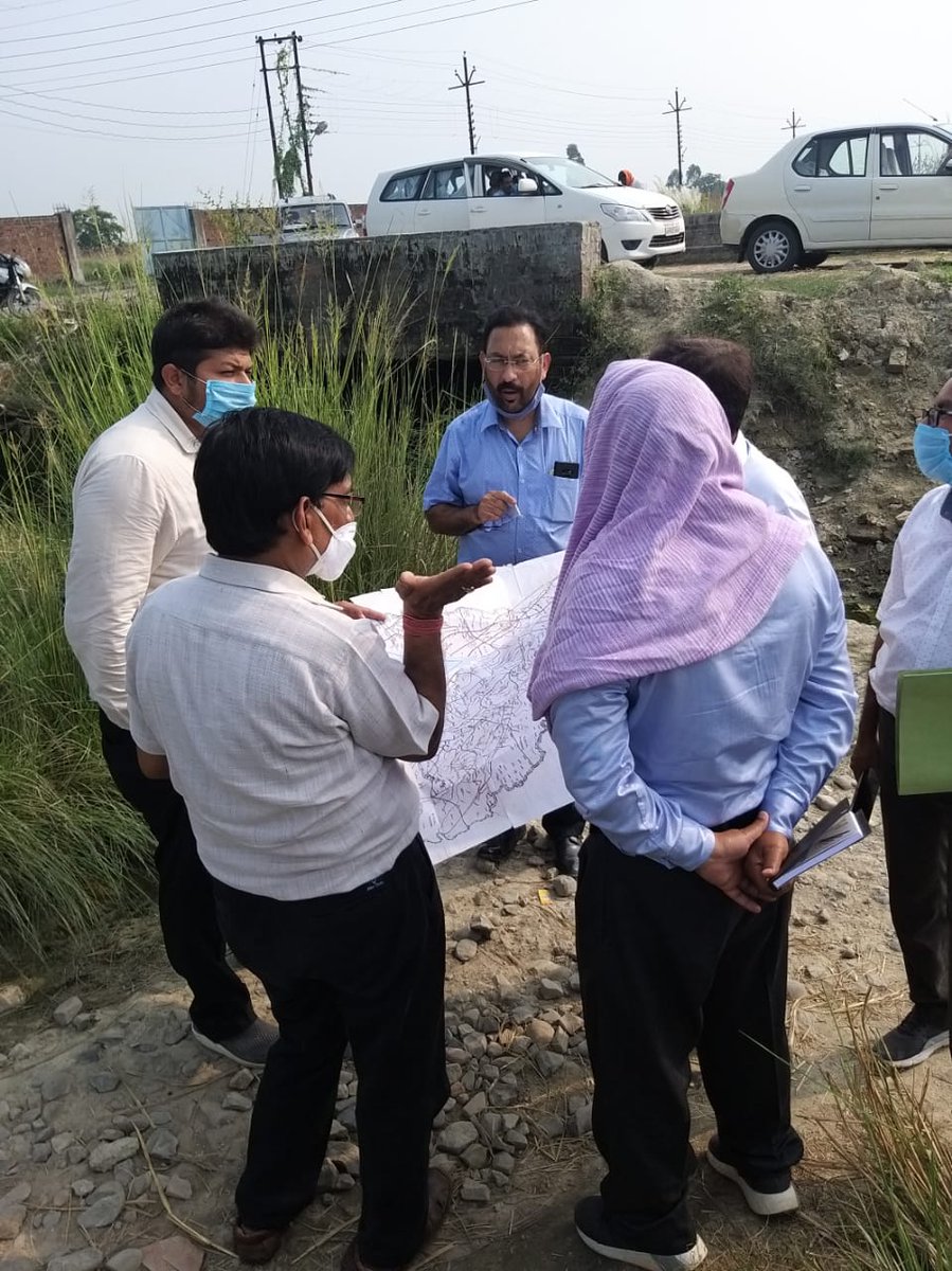 UPSIDA's tweet photo. Joint visit of Industrial Area, Sandila undertaken by officers of UPSIDA and Irrigation department on 15.09.2020 for assessing the situation of rain water logging and exploring measures for effective drainage of rain water and maintenance of roads in the area. https://t.co/ZtySSGamkF