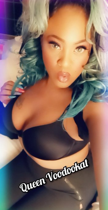 Free page https://t.co/Kn8gPtQNfo  Or paid page which is full of XXX Content and is currently 60percent