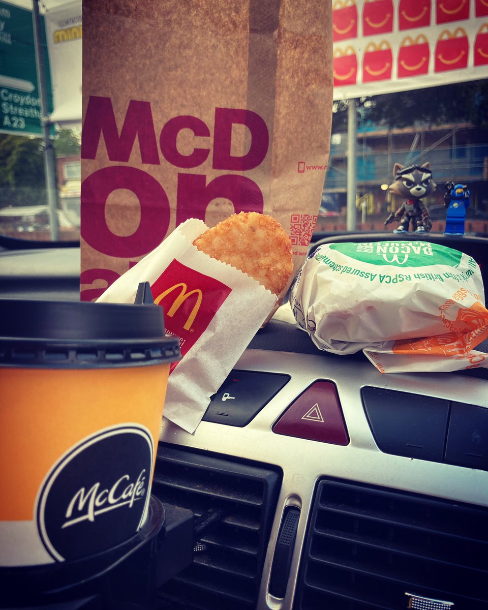 It’s been a while but I just could jot help myself... after all - I’m not up at this time normally so screw it. #mcdonalds breakfast for the win!
.
.
.
#food? #breakfast #drivethru #nom #cheeky #morning #streaham