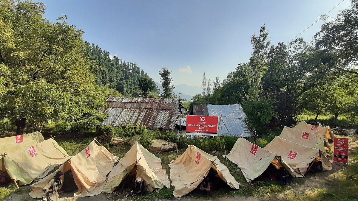 motherhelpage's tweet image. Sustainable Living Project 2020: Distributed all-weather-tents among ten gujjar families at Doodhmarg Tral.

#sustainableliving #developingcommunities
#togetherwecan