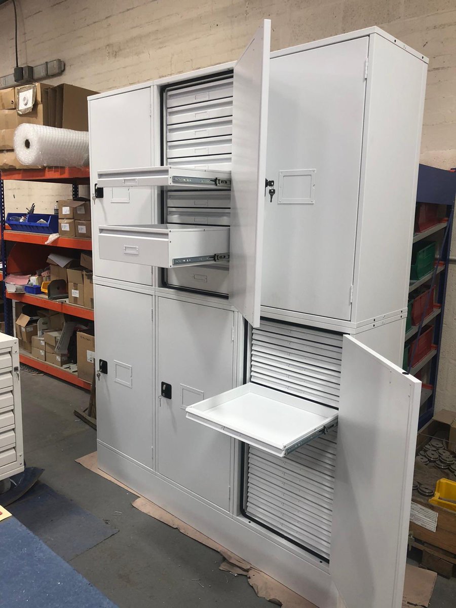 Rotadex's tweet image. Secure, bespoke multi-drawer cabinets off to start their new careers....#rotadex #MadeInBritain #museumstorage