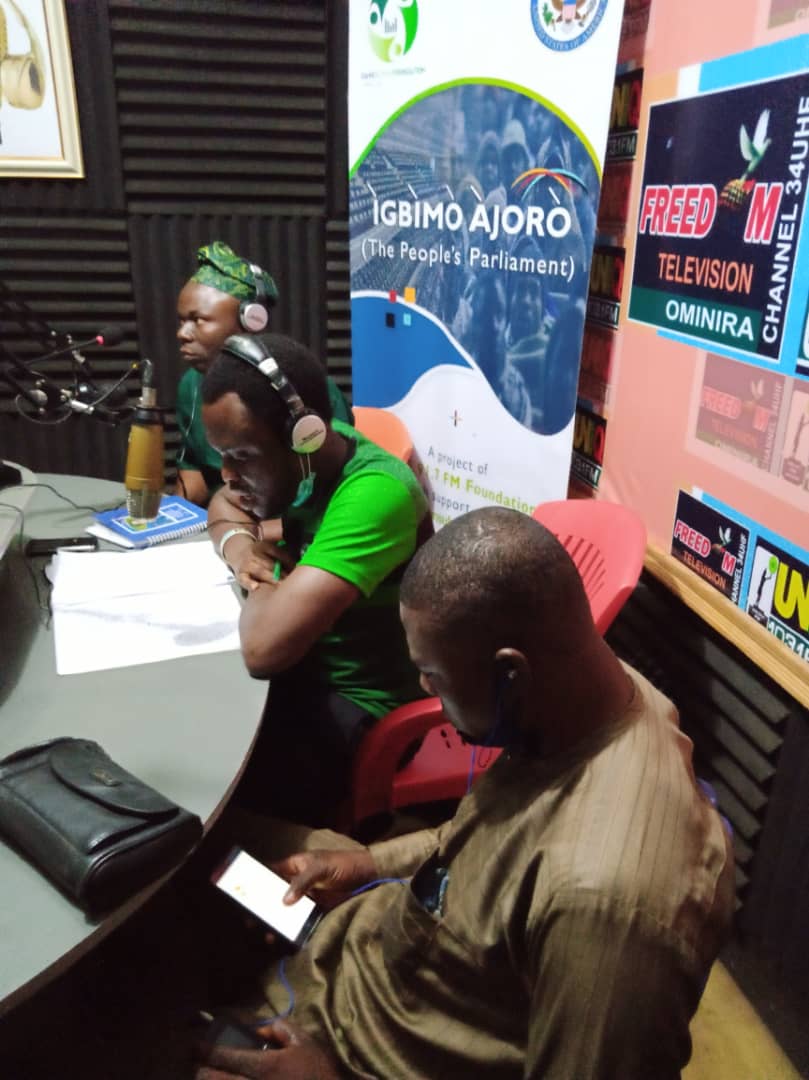 RaveFMFoundatn's tweet photo. Don't Forget Igbimo Ajoro with @AdeyemiOlabode on Uniq 103.1FM today 10am -11am.
#IgbimoAjoro
#ThePeoplesParliament
#theVoiceoftheVoiceless
#TheUsConsulateLagos https://t.co/7yQHDp0zhZ