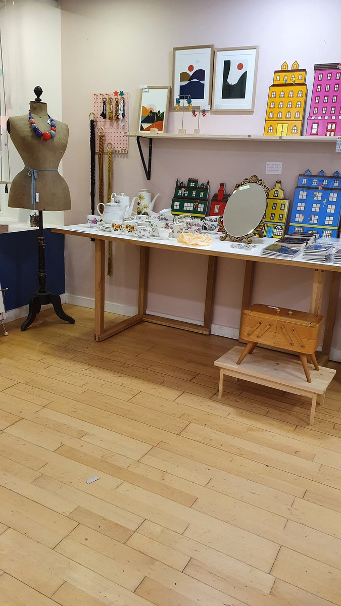 I'm opening the shop today 3 - 5 pm! Lots of stuff for sale - jewellery, art etc, plus old window displays, vintage mirrors, various shop bits and bobs I don't need anymore! If you're unable to make it then, let me know and I can let you in for a look ☺️