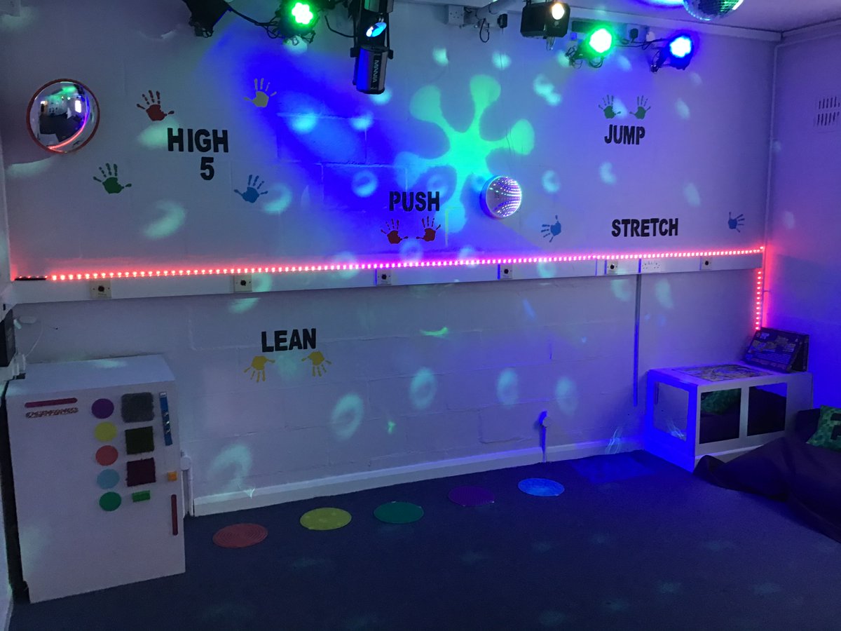 CathaysHigh_SRB's tweet image. Look at our newly decorated sensory room. Not sure who loves it more our students or the staff #OpportunitesforAll