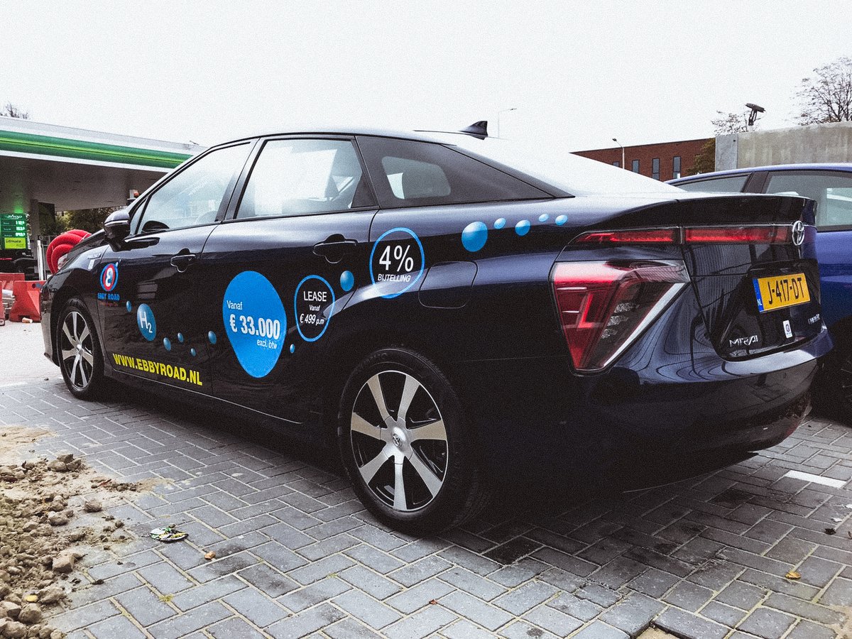 SmartGreenCars's tweet photo. 🚗💦|Auto’s van de week: de Toyota Mirai’s op Waterstof

Bij BP Kerkhof aan de Binckhorstlaan 100 in Den Haag staan twee tweedehands Toyota Mirai’s op Waterstof te koop.

Benieuwd naar de prijs? Mail dan naar info@smartgreencars.nl https://t.co/bPz8QEy6XD