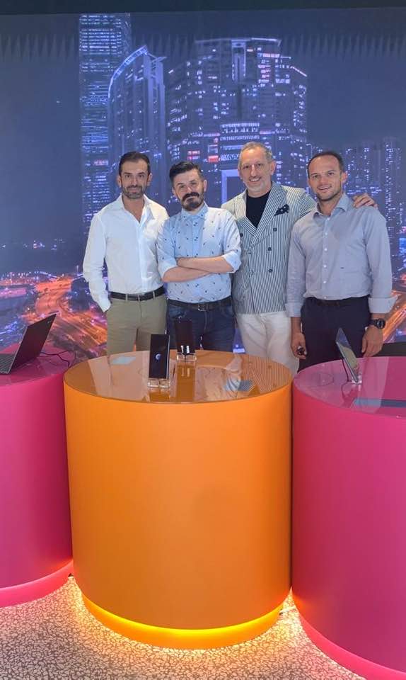 Grottini's tweet image. Greetings from the future 😄 #Lenovo #lenovospace #retail #RetailEnvironments