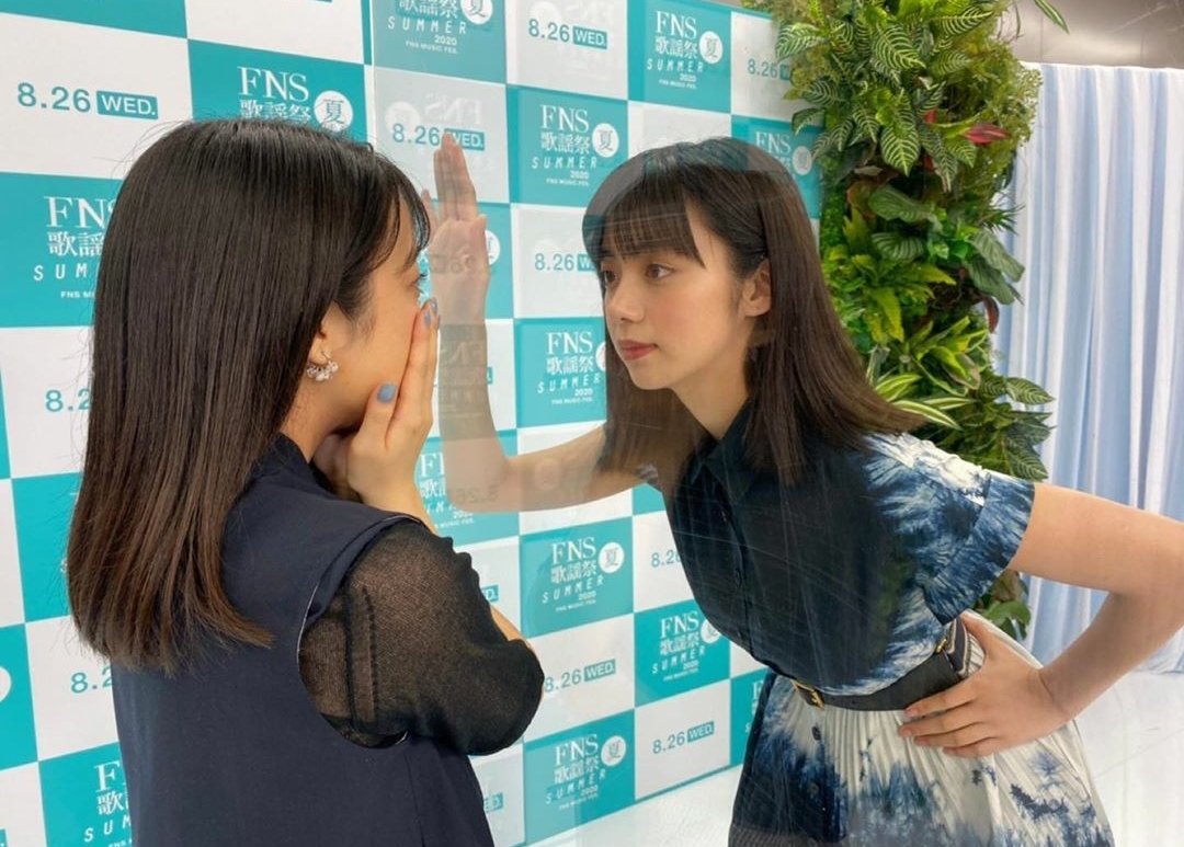 S85168961's tweet image. この2人好きやなー(　-∀-)壁ドゥゥゥゥゥンw
#上白石萌音 #池田エライザ #FNS歌謡祭2020夏