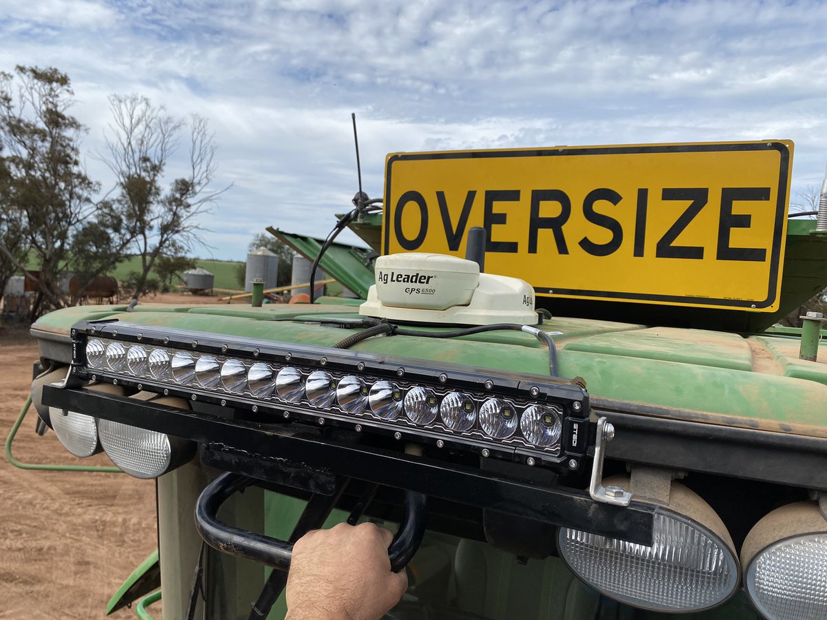 tonk_elec's tweet image. Time to get some Combines ready for #harvest20.
JD 9770 getting A new @AgLeaderTech #SteerCommand autosteer system while using customer InC1200 display &amp;amp; RTK receiver from sowing rig.
Remote engage switch in hand piece, couple of cameras &amp;amp; a #stedi Light bar. 
@agleaderAP