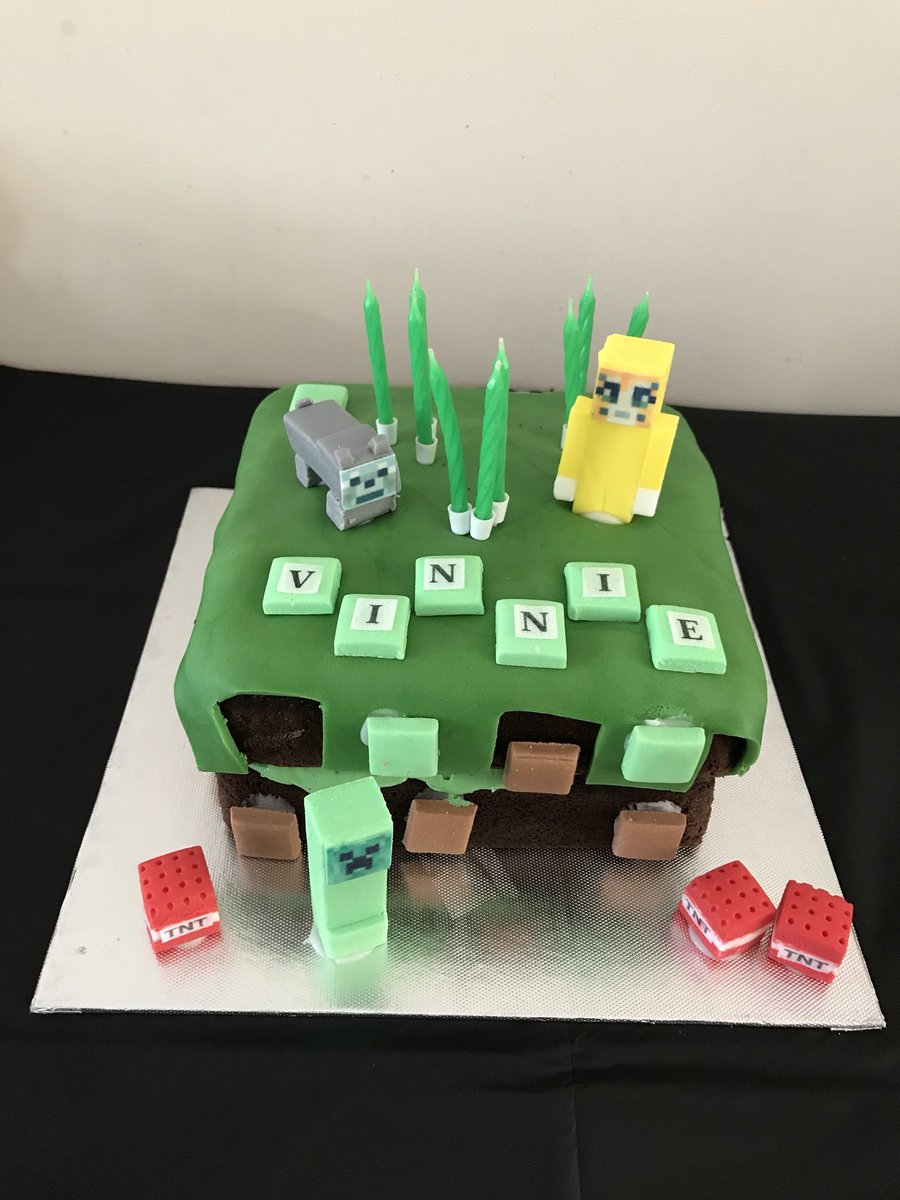 And then we had grassblock cake. Which ended up being like four layers to make it cube shaped. I later found a headless Stampy down the back of the sofa