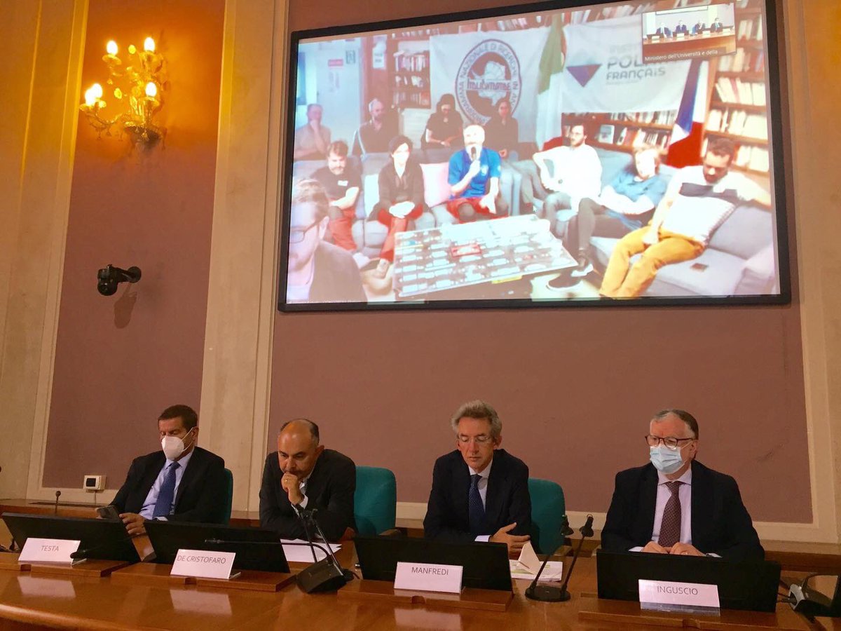 Stamattina ho fatto una piacevole chiacchierata con i ricercatori della stazione Concordia, la spedizione del Programma Nazionale di Ricerche in Antartide del MIUR. Il nostro obiettivo è quello di valorizzare questa missione e far conoscere al pubblico un'esperienza incredibile.