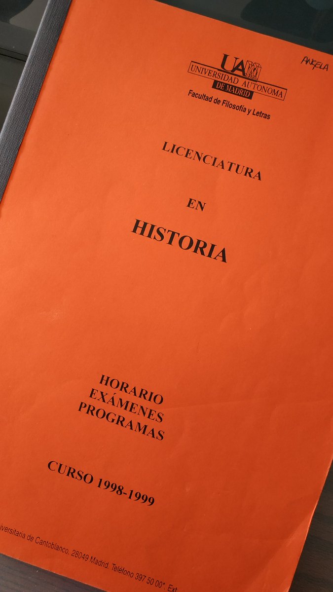 AngelaMCabello's tweet photo. La Licenciatura en Historia de la @FyL_UAM en el curso 1998-1999...
¡Me niego a echar cuentas! ¡Soy de letras puras! 🤣🤣🤣 https://t.co/sy9hag3ey6