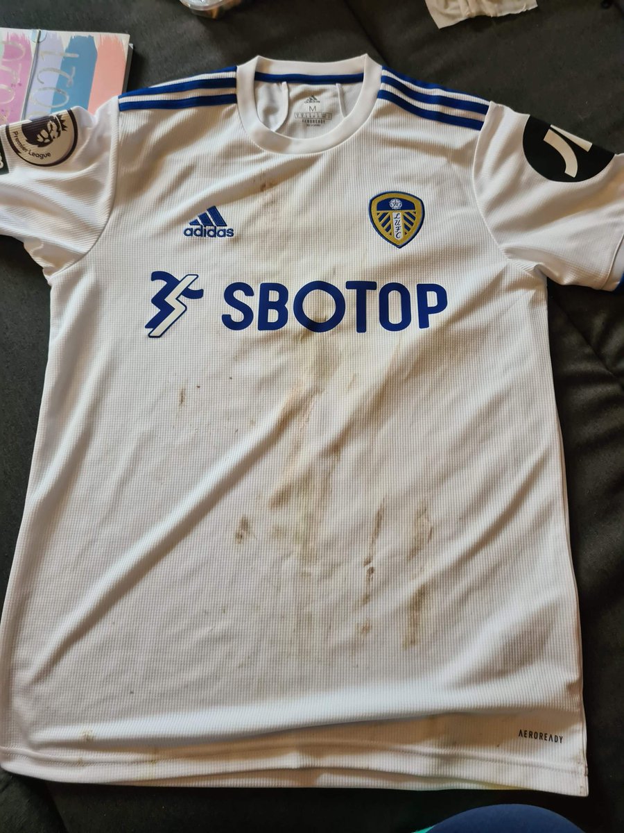 GroupStaged's tweet photo. wow wow wow @Patrick_Bamford you absolutely legend!!! Sent Ellis his match worn shirt from the Liverpool game @LFC @LUFC @RobinKoch25 @LiamCooper__ @Kalvinphillips #LUFC #MOT #Leedsunited Best team in the world, hands down!! Please RT https://t.co/jAk69JxJWS