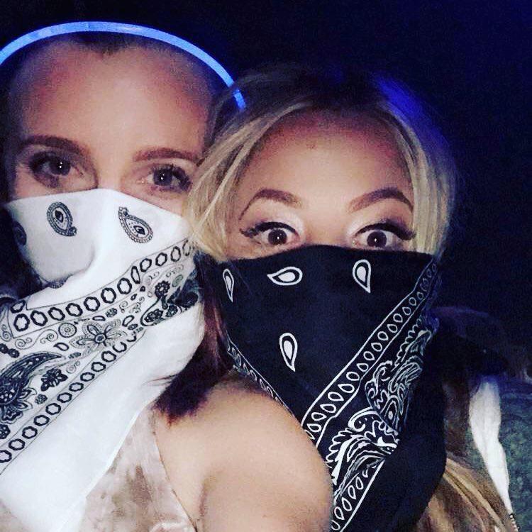 _CheerZ_'s tweet photo. @MoonbeamLullaby I don't wear a mask I wear my bandana https://t.co/YYyVEFf5AK