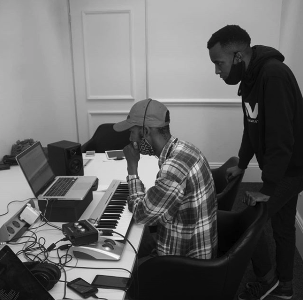 SacredVision_SA's tweet photo. New @EpisodeMusicSA music is being cooked.
Watch this space.

Produced by @5k_keyz 

#SacredVisionMusic https://t.co/snV49t1alB
