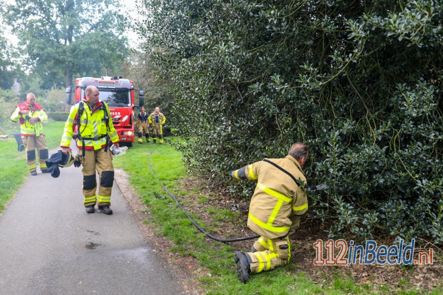Brandweer #Apeldoorn blust brandje in het Westenenkerpark. 112 in Beeld.