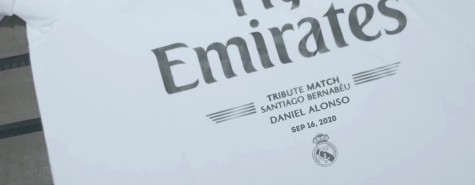 Birthdays present unique opportunities for brands to personalize their message.   Here, Real Madrid digitally edited my age and name on a video.  I am so impressed and proud to be a Madridista.  <a href="/realmadriden/">Real Madrid C.F. 🇬🇧🇺🇸</a> 

felicidadesmadridista.realmadrid.com/b25c3915-e5e7-…