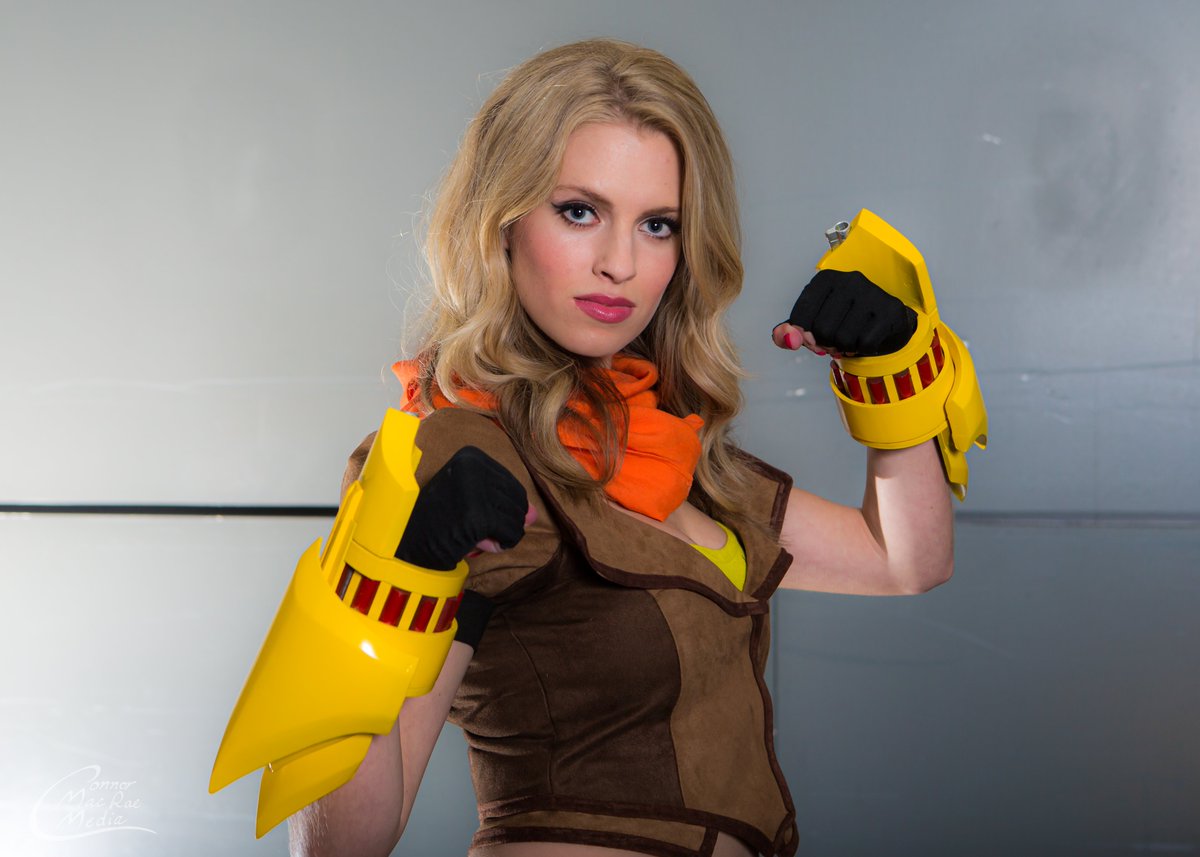 DarkBowler's tweet photo. I also have to thank all the girls for being so awesome and letting me snap some shots of them before the panel in the back hallway of the ACC with the fastest thrown together rig of all time. I loved how they all came out. #RTXatHome #RTX2014 (3/?) https://t.co/B80Nygeank