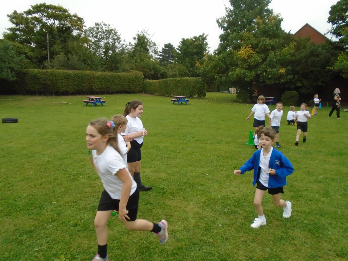 BPSSwans's tweet image. Buzzard Class loving their orienteering activity in PE this afternoon #getactivechallenge