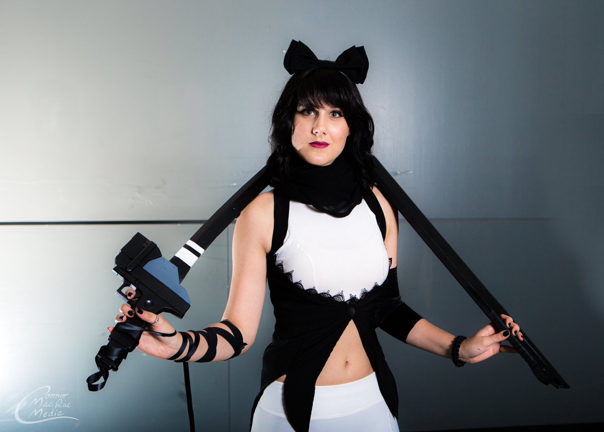 DarkBowler's tweet photo. I also have to thank all the girls for being so awesome and letting me snap some shots of them before the panel in the back hallway of the ACC with the fastest thrown together rig of all time. I loved how they all came out. #RTXatHome #RTX2014 (3/?) https://t.co/B80Nygeank