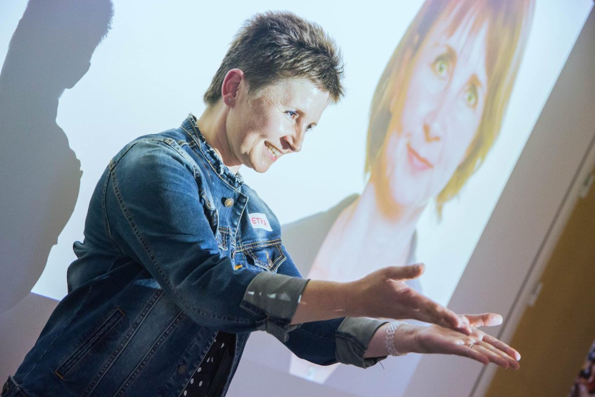 Colours_of_Data tweet media