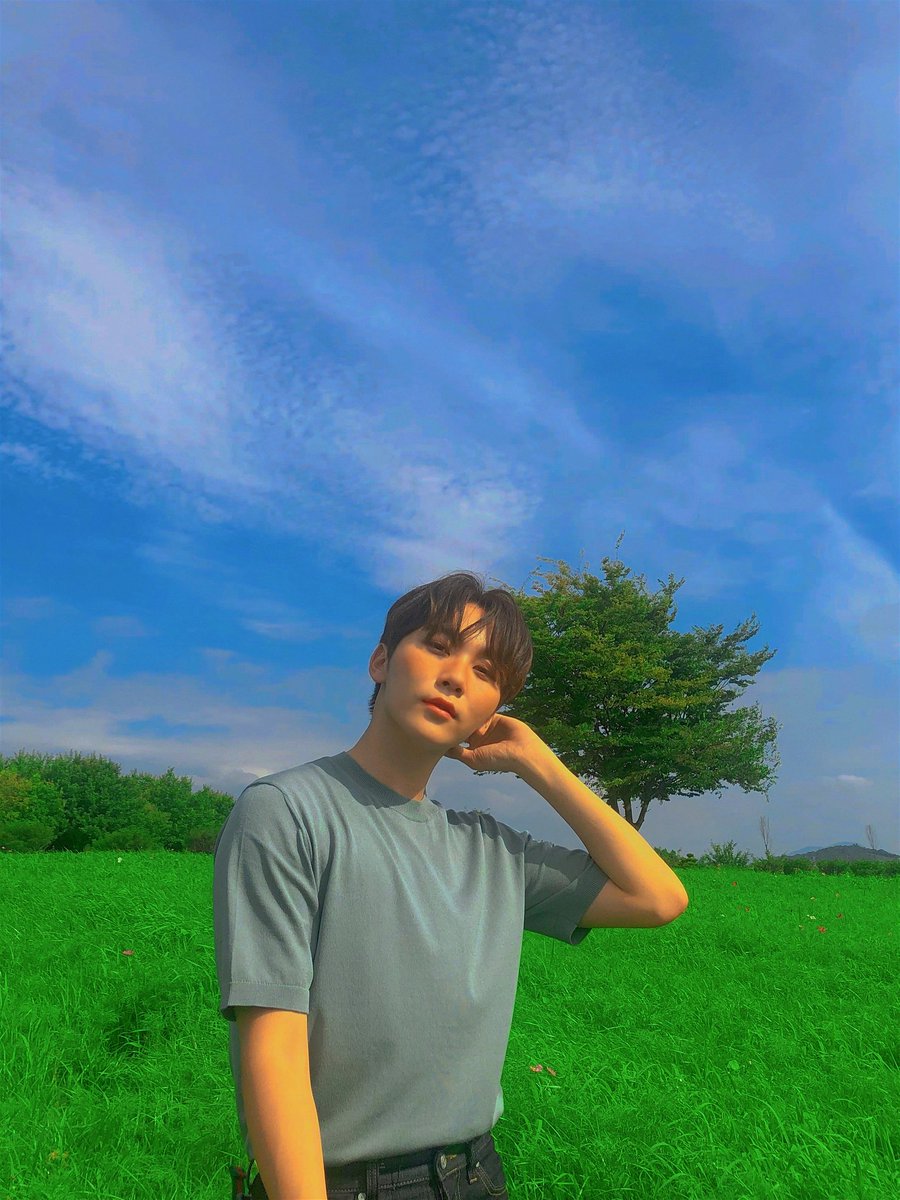Ryhosa171's tweet photo. 𝕴'𝖒 𝖙𝖔𝖔 𝖆𝖋𝖗𝖆𝖎𝖉 𝖙𝖔 𝖇𝖗𝖊𝖆𝖐 𝖎𝖙 𝖔𝖋𝖋, 𝖘𝖔 𝕴 𝖑𝖎𝖊 𝖆𝖌𝖆𝖎𝖓
🥀

#CSD #CaratSelcaDay #17CaratSelcaDay #SEVENTEEN #SEUNGKWAN @pledis_17 https://t.co/ZYKZR5R8iJ https://t.co/fBBblEiyiY