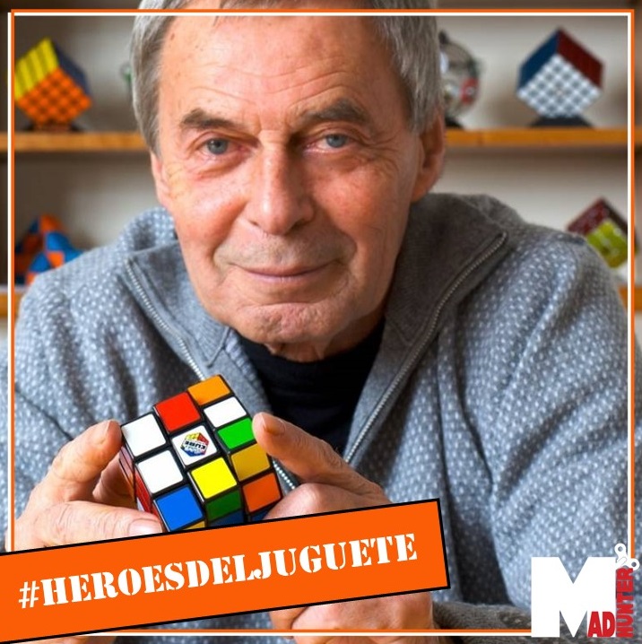 Hoy les presento al húngaro #ErnoRubik, papá de... sí, adivinaron, el cubo #Rubik, creado en 1977 y lanzado a la venta a escala mundial en 1980, ¡hace 40 años!
¿Cuántos de ustedes han tenido uno? ¿Lograron resolverlo?
#Madhunter #HeroesdelJuguete #juguetes #vintage