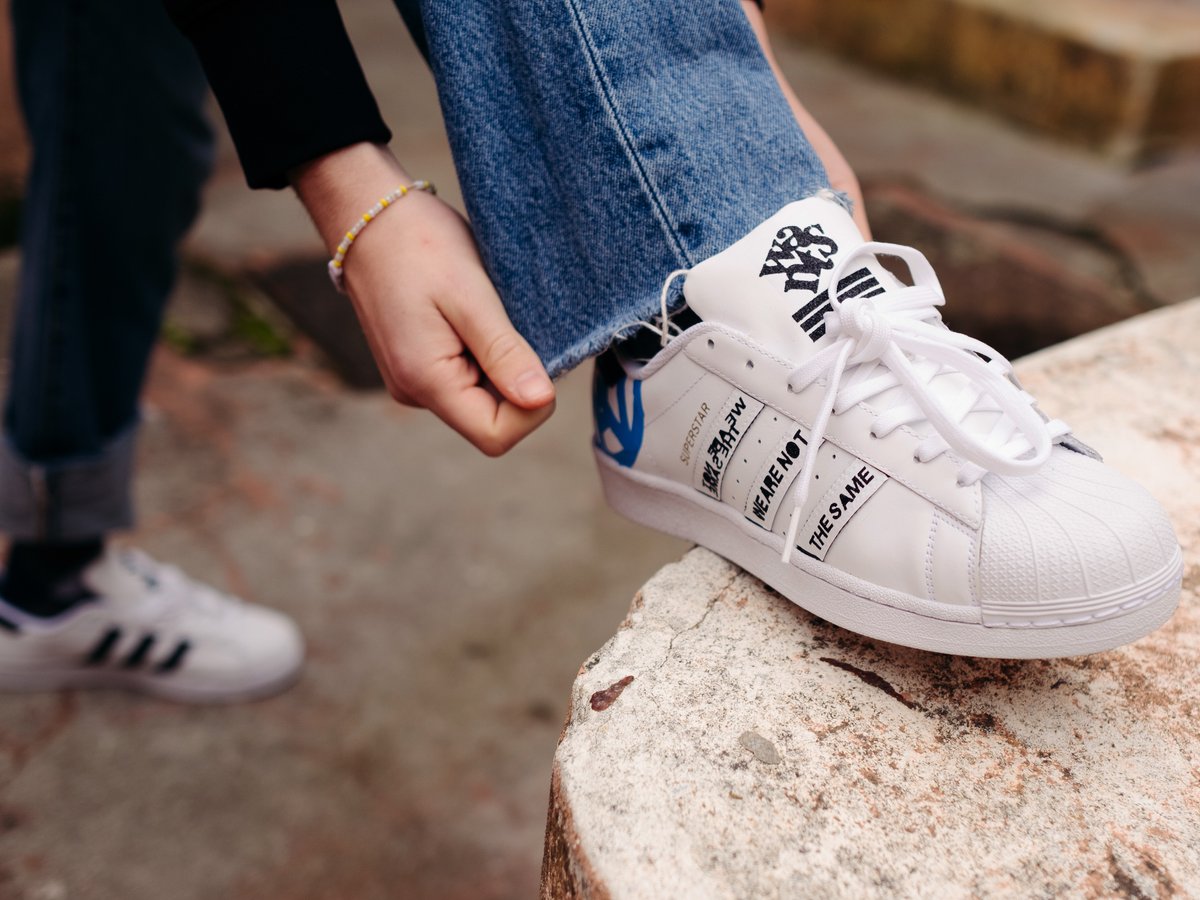 ISYOURSMag's tweet photo. WANTS (We.Are.Not.The.Same) is the new streetwear brand by @22crayons founder &amp; designer Ra-ees Saiet. Check out their "No Evil Eyes" collection featuring a strong emphasis on DIY creation and the designer's personal take on the classic adidas Superstar.
🔗https://t.co/zn0lXc9yuj https://t.co/fKSjIF9VWU