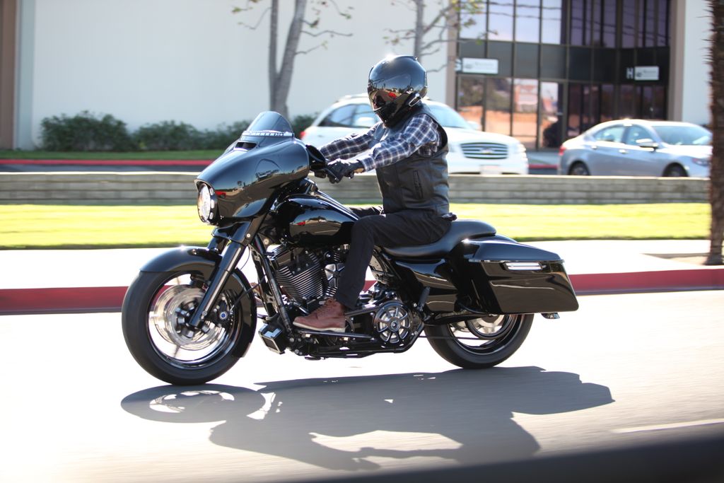 Phatour 180 Front Wide Tire Wheels and Kit. These extra wide front wheels pair perfectly with the PM Phatour 180 Front Wide Tire Kit and are available for ABS and Non-ABS dual disc H-D Touring models in Contrast Cut Platinum and chrome finishes. Made in the USA.