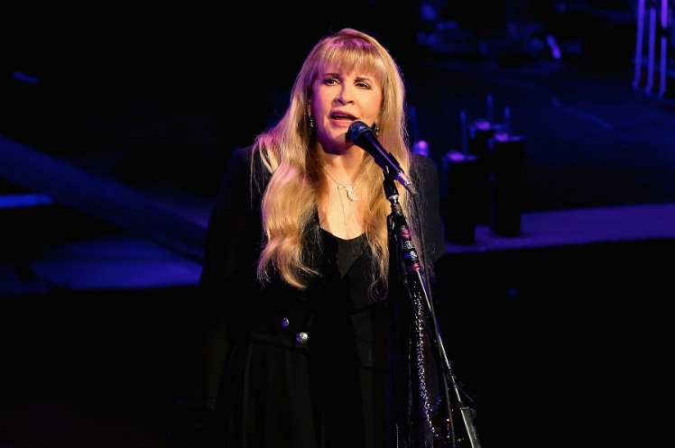 RollingStone's tweet photo. Stevie Nicks' 24 Karat Gold Tour has been turned into both a concert film and live album, set to make their debuts this October https://t.co/Gte3paBCH1 https://t.co/Utj9AkAnsd