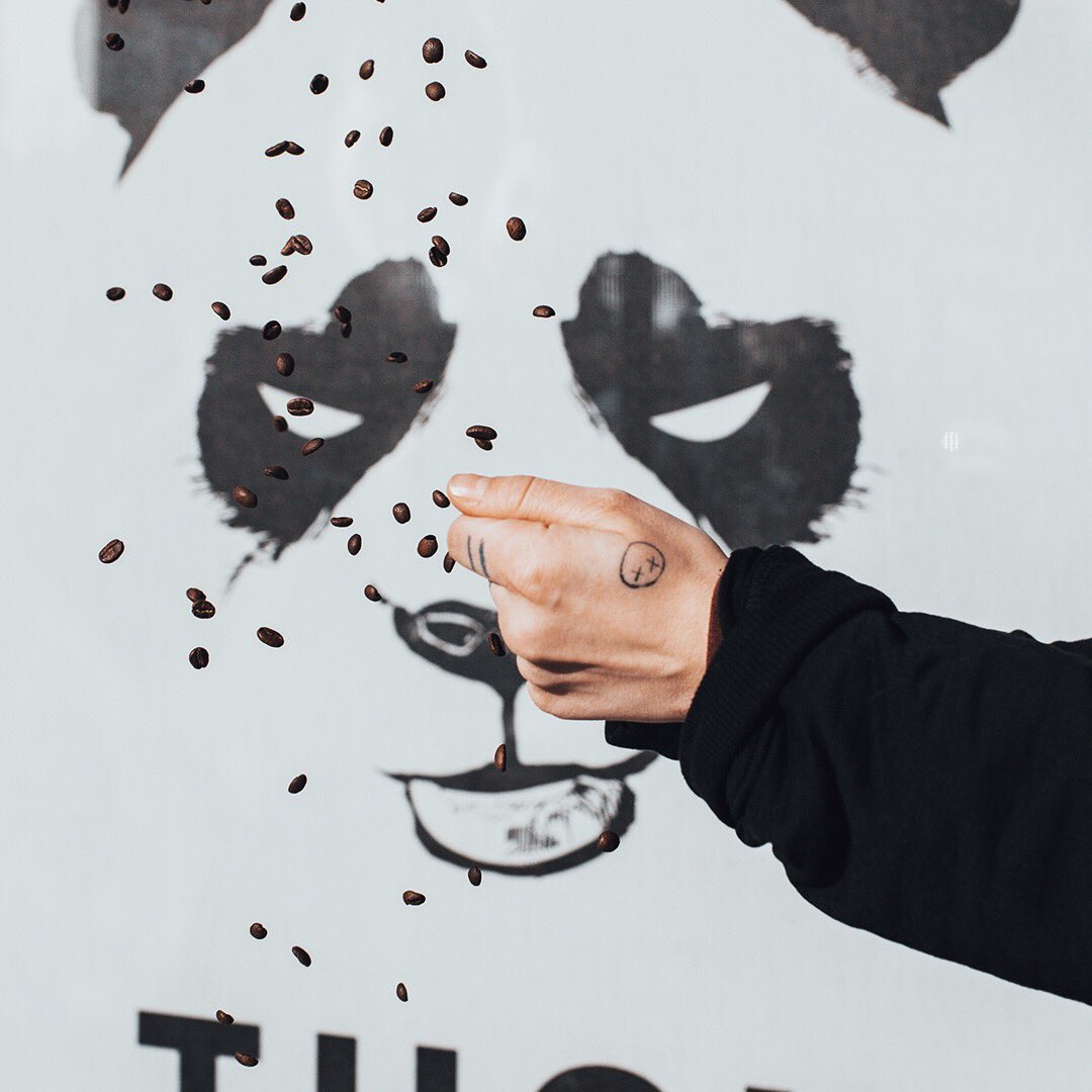 Kahverengi yapraklı, depresyon kazaklı sonbahar fotoğrafları mı? Hiç bize göre değil.

#tuckcoffee #justcoffeeattitude #sonbahar #autumn