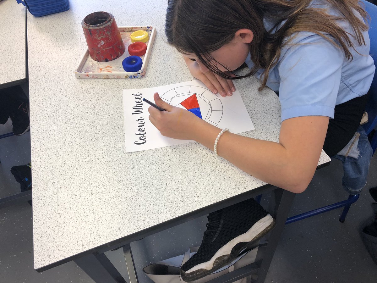 Miss_McCreadie's tweet photo. 1TZ made a fantastic start to painting their colour wheels today 🎨👏🏻 https://t.co/7sBeXXZcX7
