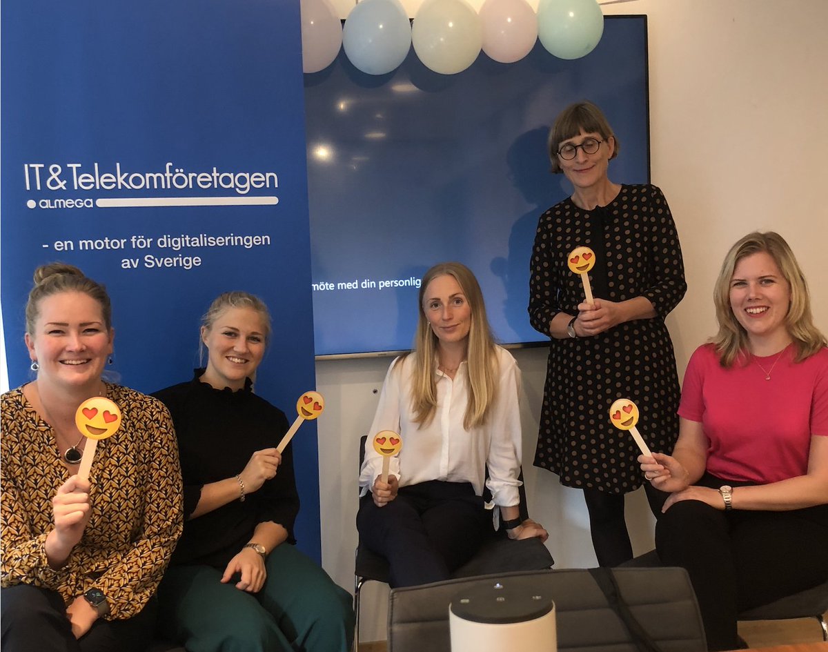 Det har blivit dags för dagens sista panel! 

Ytterligare tre stora förebilder kommer att dela med sig av sina erfarenheter av att vara chef eller ledare inom teknikbranschen!  
 
Vi är superspända på att få lyssna på deras värdefulla ord. 🤗
#womentor2020 #itotelekom