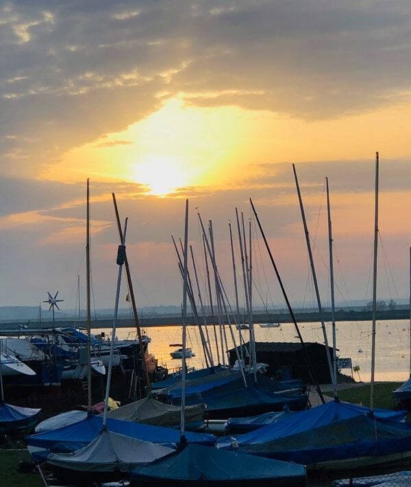 supper tonight <a href="/AldeYachtClub/">Aldeburgh Yacht Club</a> braised beef with horseradish mash and greens - steamed syrup sponge
#suffolk #aldeburgh #supper #wednesday #coast #sailing