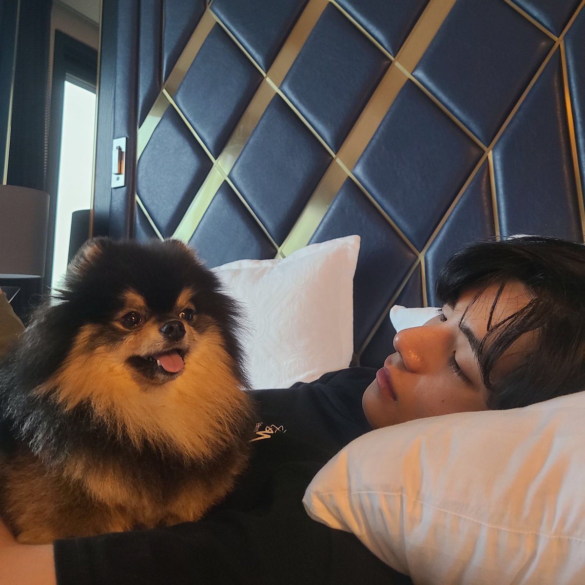 Ur camera roll filled with him and yeontan’s soft pictures 