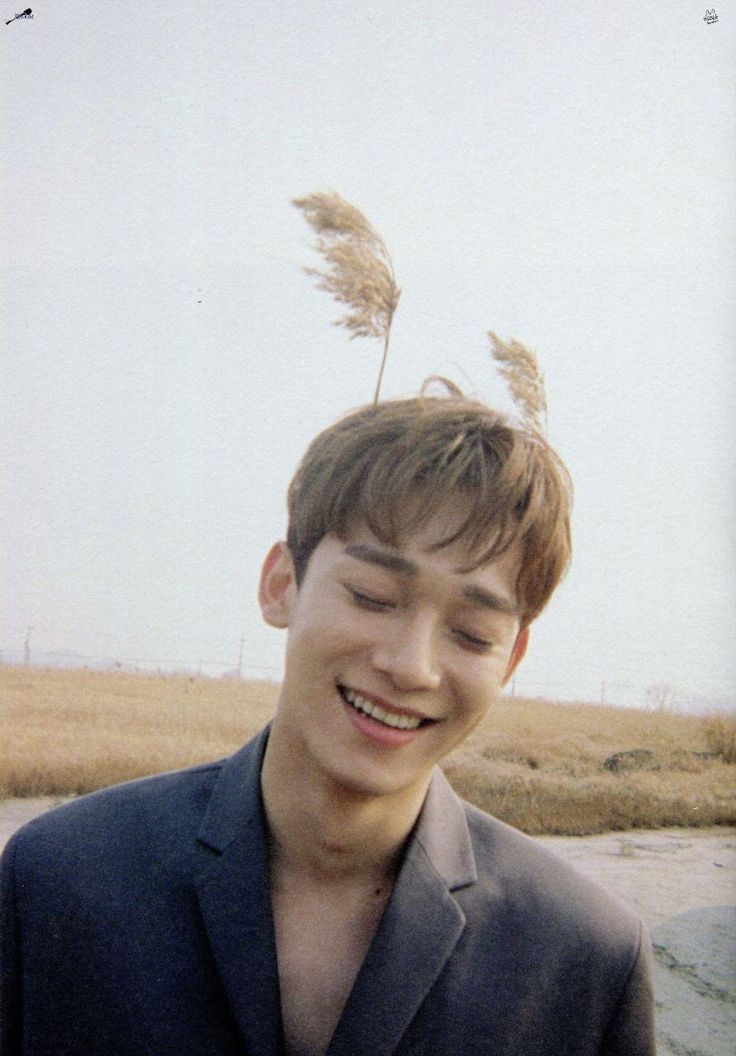 Jongdae smiling brightly to lighten up your tl:a very important thread