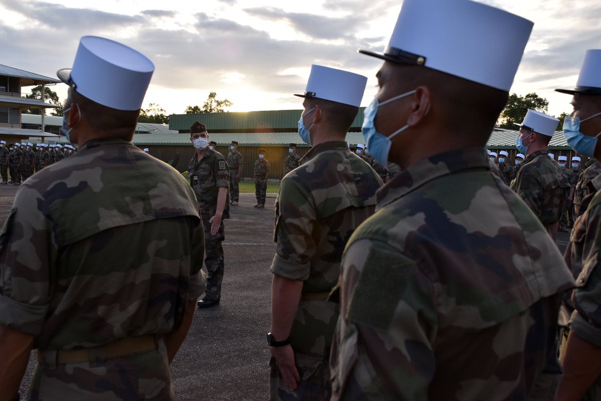 9eRima's tweet image. #Harpie Bienvenue aux légionnaires du #2eREG en Guyane. 
Les sapeurs relèvent leurs camarades du #1erREG dans le cadre de la lutte contre l’orpaillage illégal. Comme eux, ils valoriseront les patrouilles par leurs actions de fouille et de destruction sur tout l’ouest guyanais 🌎