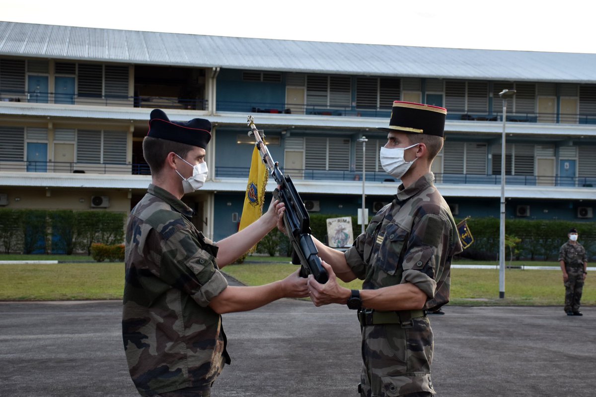 9eRima's tweet image. #Harpie Bienvenue aux légionnaires du #2eREG en Guyane. 
Les sapeurs relèvent leurs camarades du #1erREG dans le cadre de la lutte contre l’orpaillage illégal. Comme eux, ils valoriseront les patrouilles par leurs actions de fouille et de destruction sur tout l’ouest guyanais 🌎