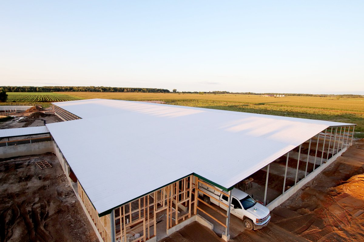 dairylanesystem's tweet photo. Tweet 1/2 - The roof is on this tunnel ventilated DLS Structure at A.H.E. Dairy Farm, and it's now ready for the side walls. 

#DLSdairy #DLSrobotics #DLSstructure #dairyfarmers #dairyfarming #dairy #agriculture #milk https://t.co/BrbcwSQmEi