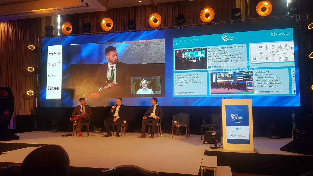 Tymczasem na scenie głównej <a href="/Cashlessfrob/">Cashless Congress</a> mentor i dobry duch polskiego fintechu #MichalNowakowski z Citi przepytuje swoich gości w tematach związanych z otwartą bankowością oraz erą bankowości Open X i Open Finance #Cashlesscongress #OpenBanking