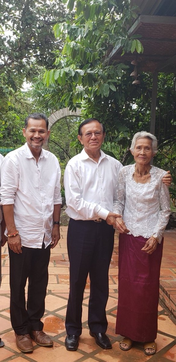 meach_sovannara's tweet photo. My Family with A former President of Opposition Party CNRP,Mr.Kem Sokha. https://t.co/6X8ZLMRLuo