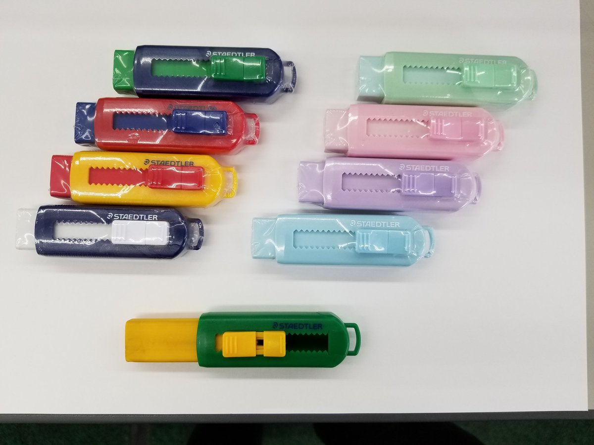 私の文具店 明石店 ステッドラーのフリーホルダー字消しのご紹介です この消しゴム 学生やシャープペンをよく使う方にご購入されています 簡単に説明するとカッターのように出し入れできるカッコ良く 可愛い消しゴムです カラーは全9種類 パステル