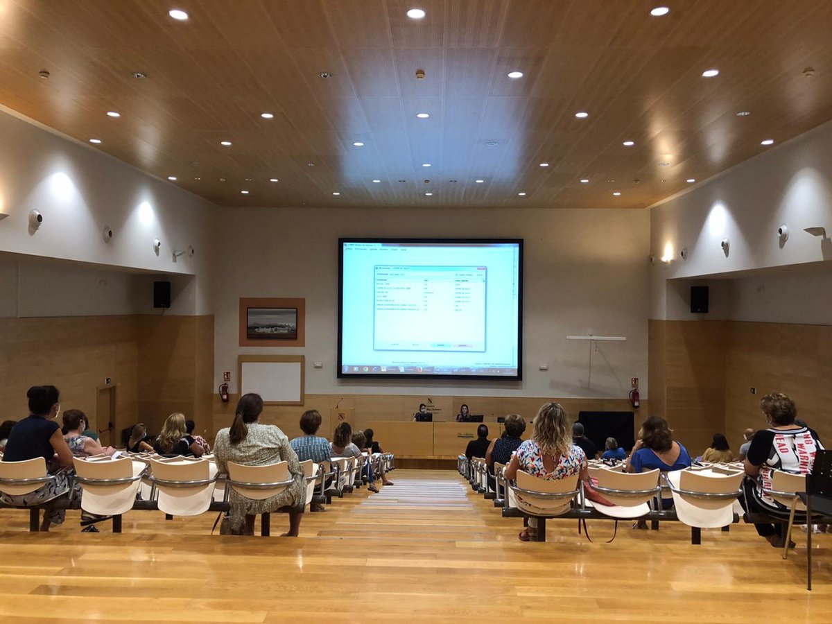 apmallorca's tweet photo. Ahir a @SonLlatzer reunió dels responsables d'admissió de #CentresSalut👥 x presentar les noves agendes dels Administratius d la Salut 💻Un canvi d paradigma q ens ajudarà a aconseguir una Atenció Primària➕eficient ✅Perquè #APalTeuCostat #Primariadeprimera @ibsalut @SalutGOIB https://t.co/aYo2oA49AR