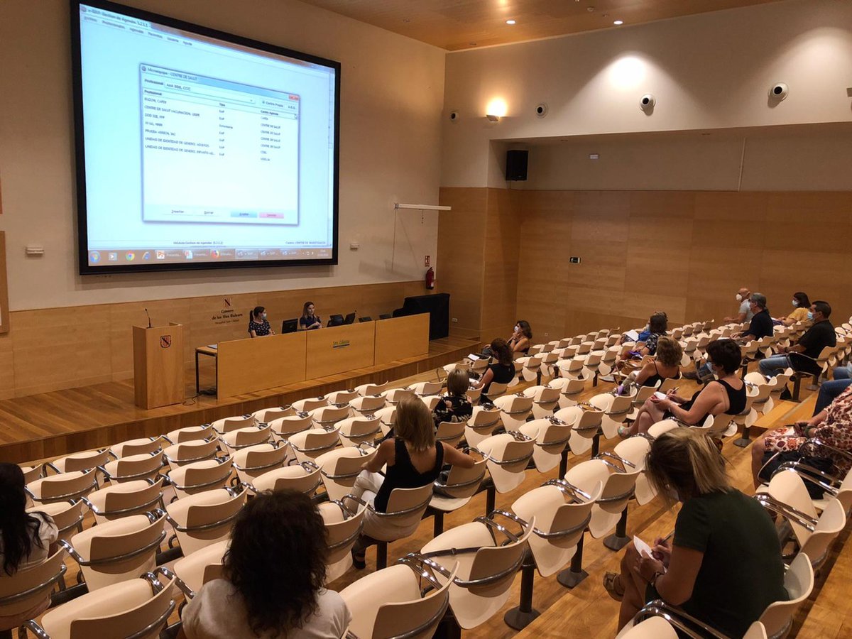 apmallorca's tweet photo. Ahir a @SonLlatzer reunió dels responsables d'admissió de #CentresSalut👥 x presentar les noves agendes dels Administratius d la Salut 💻Un canvi d paradigma q ens ajudarà a aconseguir una Atenció Primària➕eficient ✅Perquè #APalTeuCostat #Primariadeprimera @ibsalut @SalutGOIB https://t.co/aYo2oA49AR