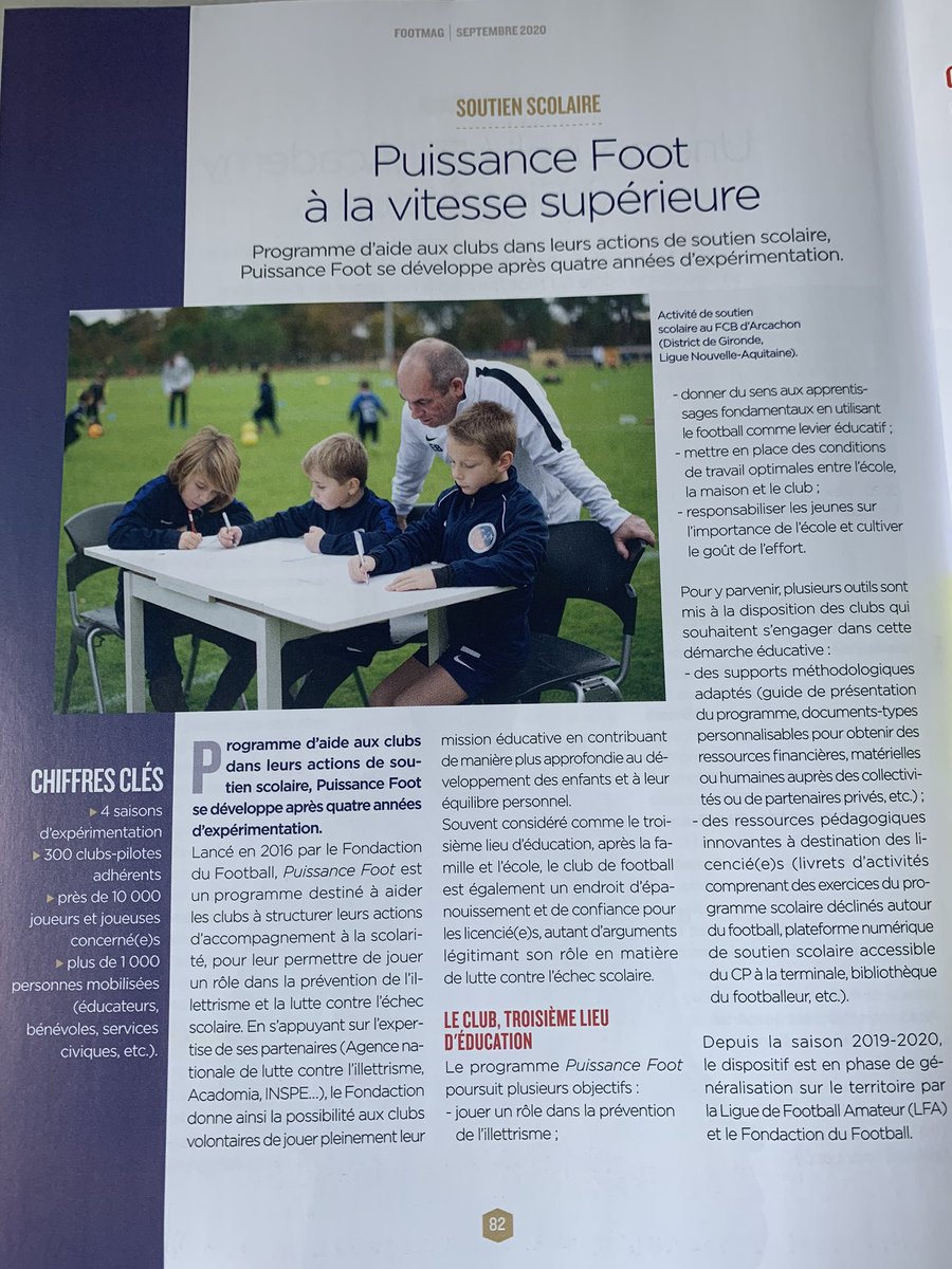 KMorlighem's tweet photo. La @FFF dévoile le num de Septembre 2020 de #FootMag ! Plaisir de voir le @FCBArcachon mis en avant dans le cadre du dispositif #PuissanceFoot le prog. d’accompagnement scolaire de la FFF. Le club, 3è lieu d’éducation de nos jeunes. Bravo aux clubs impliqués dans l’opération ! 👏🏻 https://t.co/PBcNjctCoH